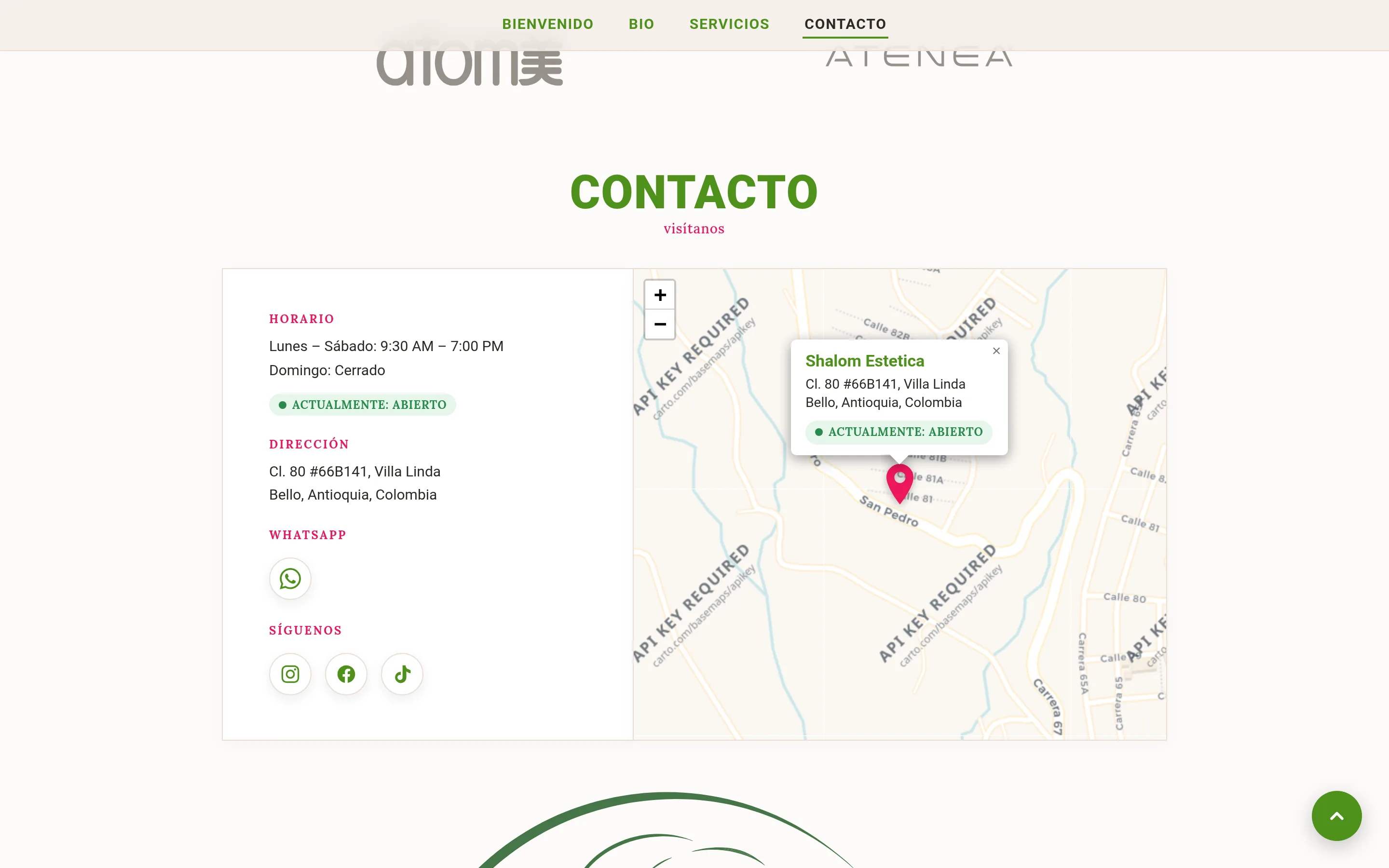 Contacto section: hours with live open status, map, and WhatsApp